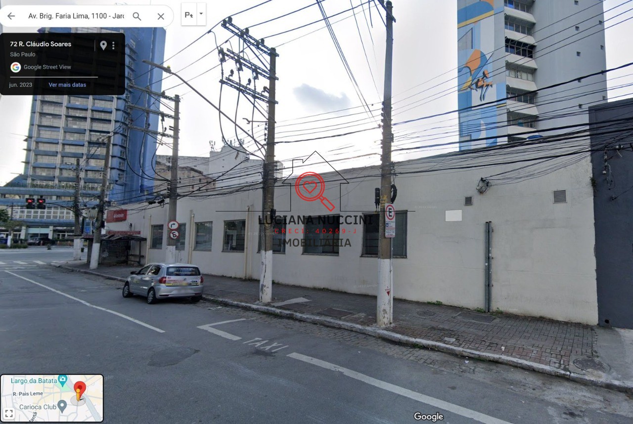 Loja comercial à venda localizada em frente ao metrô, em uma
