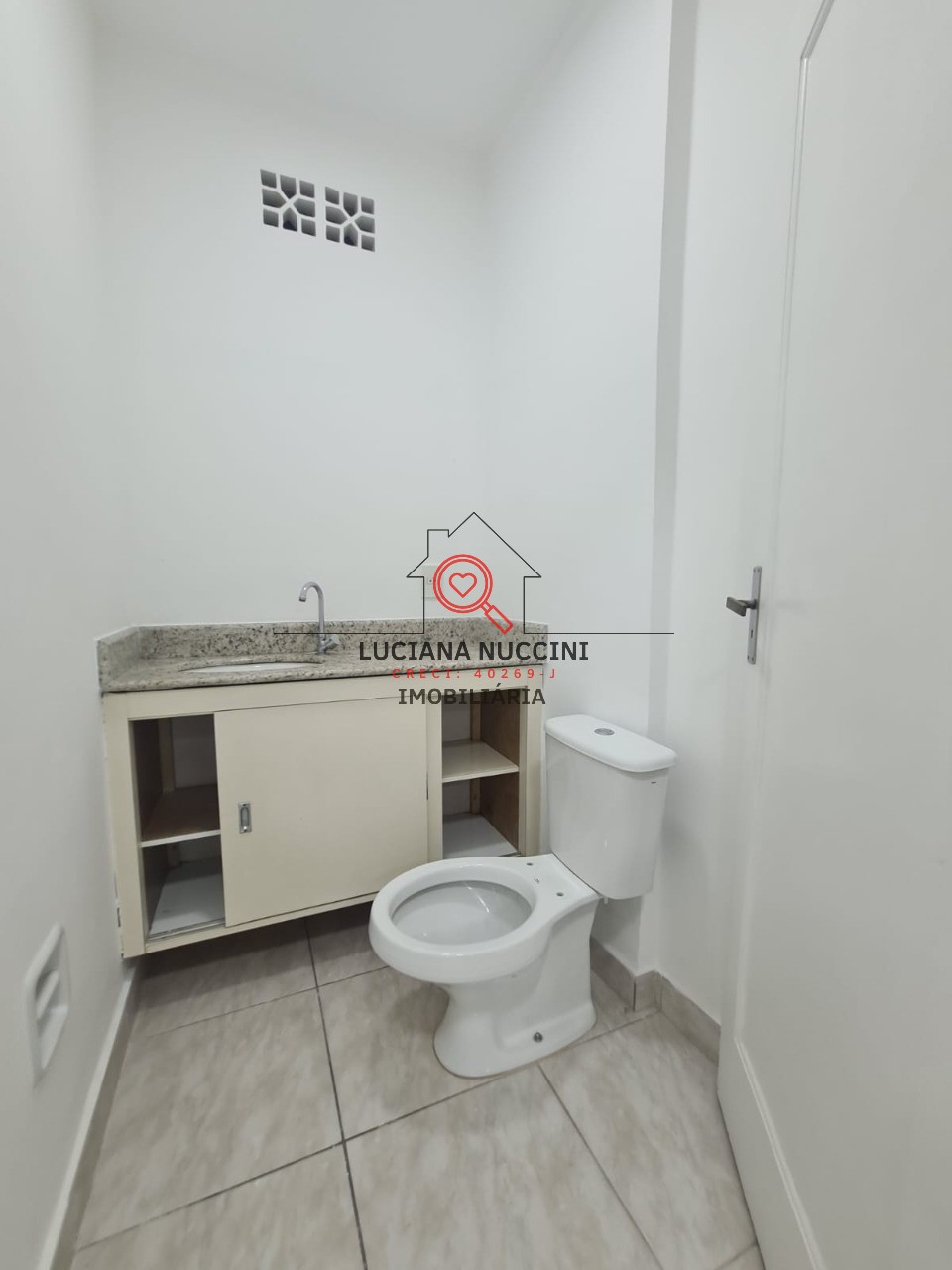 Conjunto Comercial de Alto Padrão no Centro de São Paulo-SP: 1 sala, 1 banheiro, 105m², Imperdível!