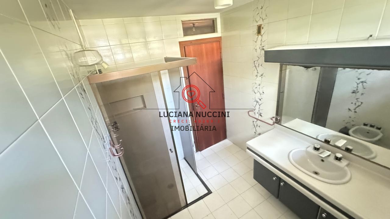 Belíssima casa de 4 dormitórios e 3 suítes para locação no Jardim Cordeiro