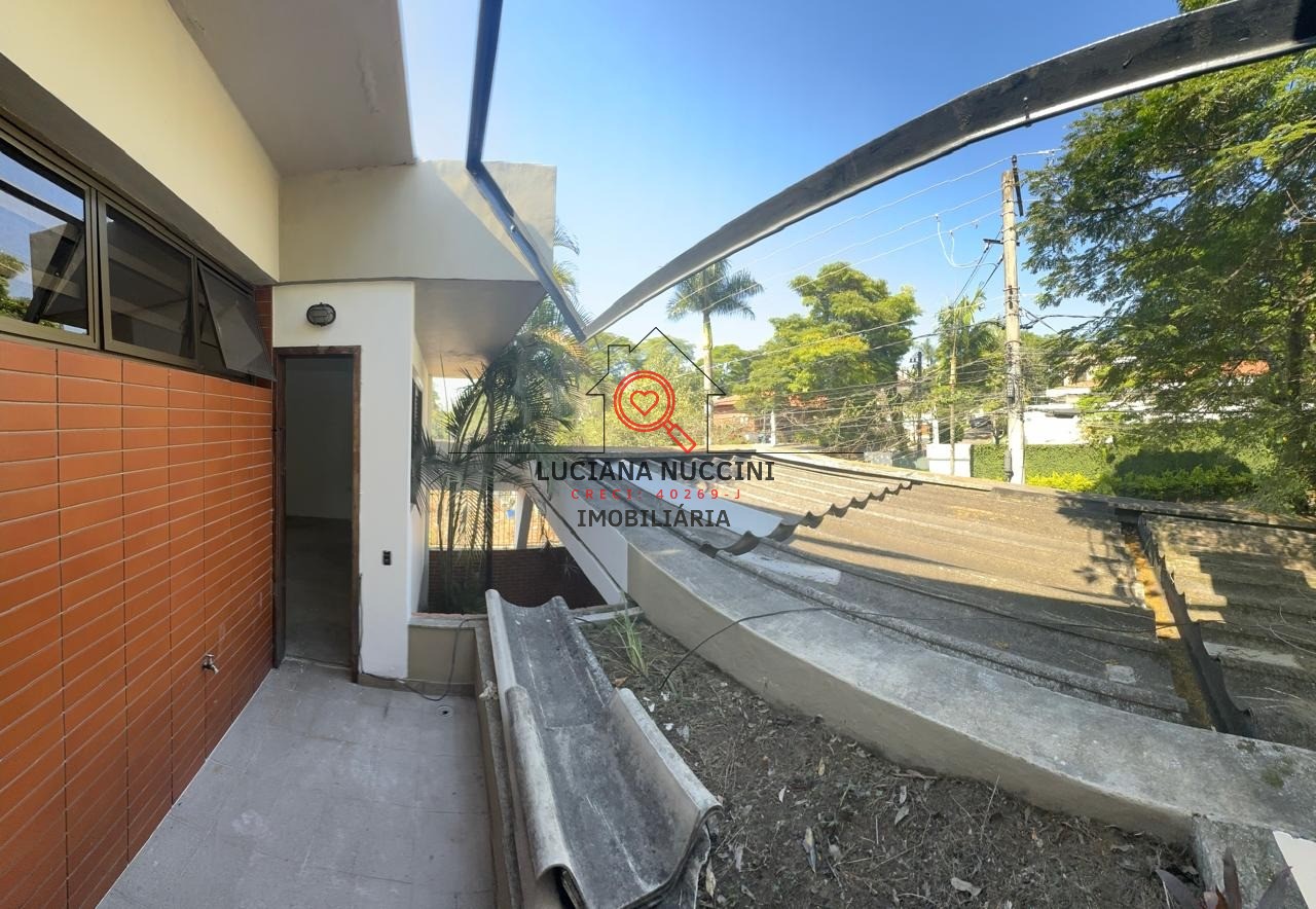 Belíssima casa de 4 dormitórios e 3 suítes para locação no Jardim Cordeiro