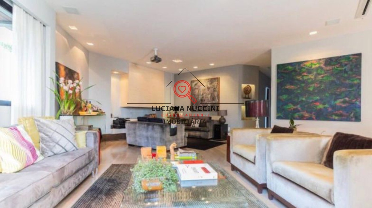 Apartamento de Luxo 220m², 3 Suítes, Lareira, Reformado"