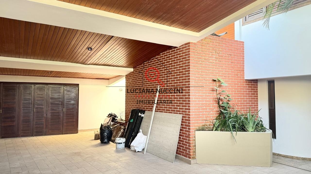 Belíssima casa de 4 dormitórios e 3 suítes para locação no Jardim Cordeiro