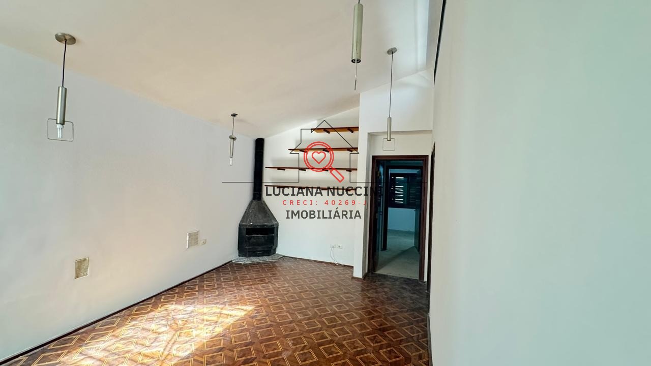 Belíssima casa de 4 dormitórios e 3 suítes para locação no Jardim Cordeiro