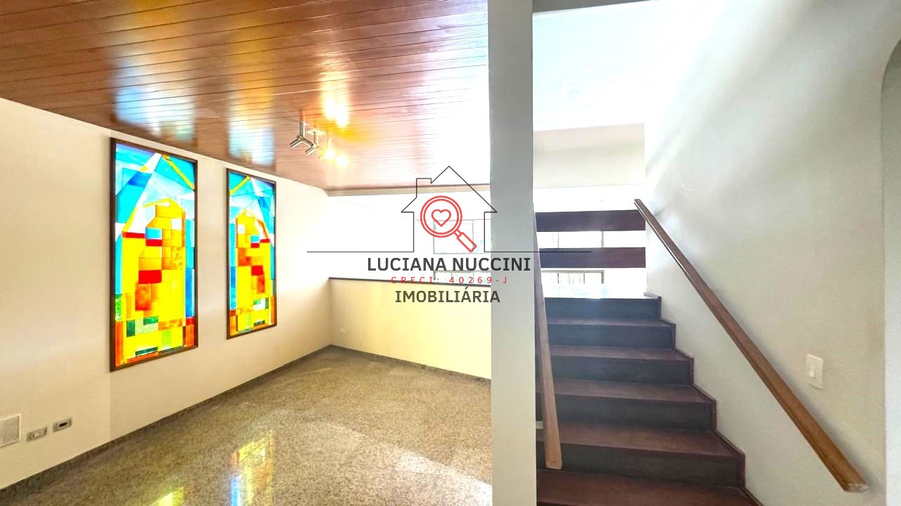 Belíssima casa de 4 dormitórios e 3 suítes para locação no j