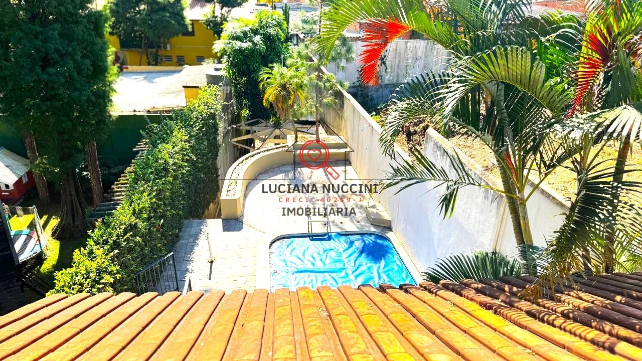 Belíssima casa de 4 dormitórios e 3 suítes para locação no Jardim Cordeiro
