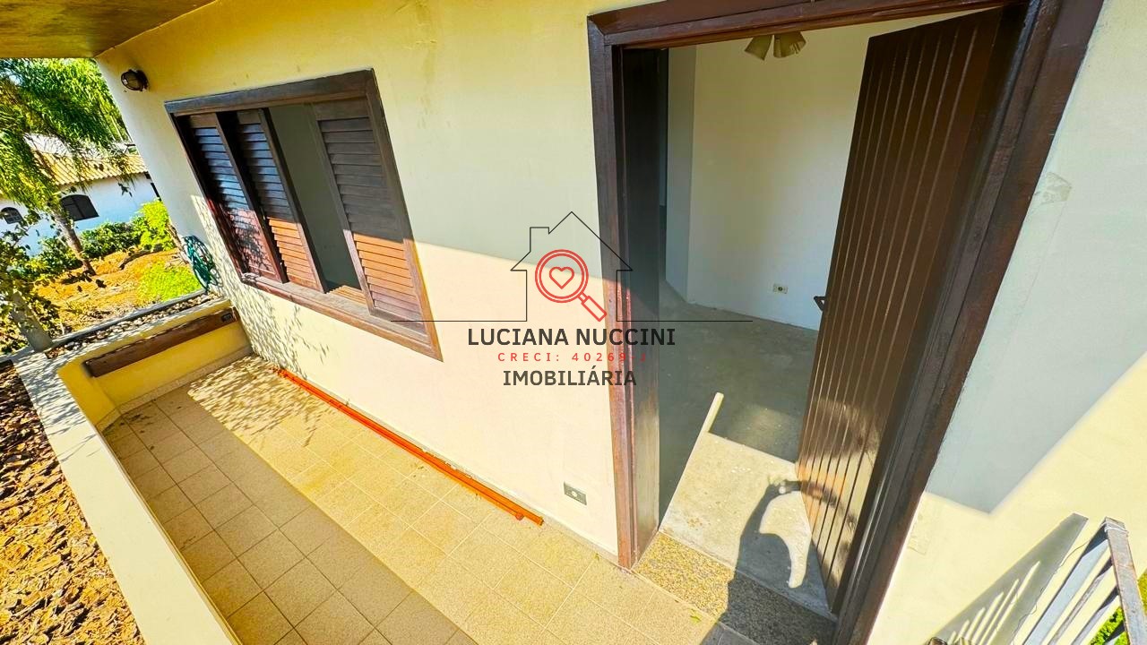 Belíssima casa de 4 dormitórios e 3 suítes para locação no Jardim Cordeiro