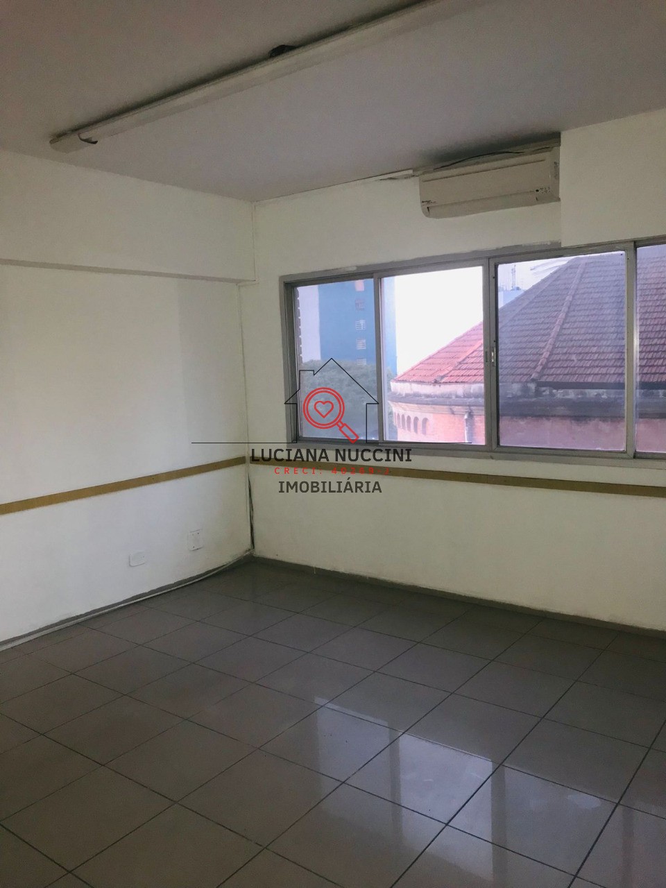 Conjunto Comercial para Locação na Liberdade em São Paulo-SP: 1 Sala, 278m² de Área!