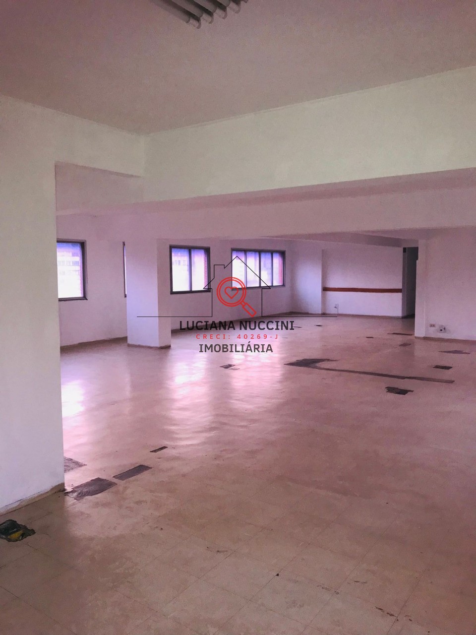 Conjunto Comercial para Locação em São Paulo-SP, Bairro Liberdade: Modernidade e Localização Estratégica!