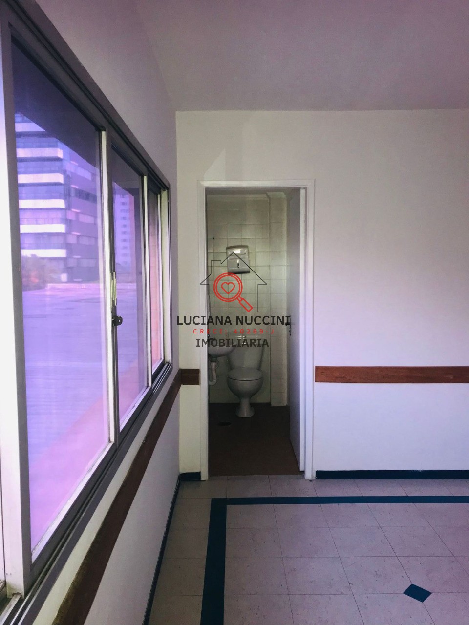 Conjunto Comercial para Locação na Liberdade em São Paulo-SP: 1 Sala, 278m² de Área!