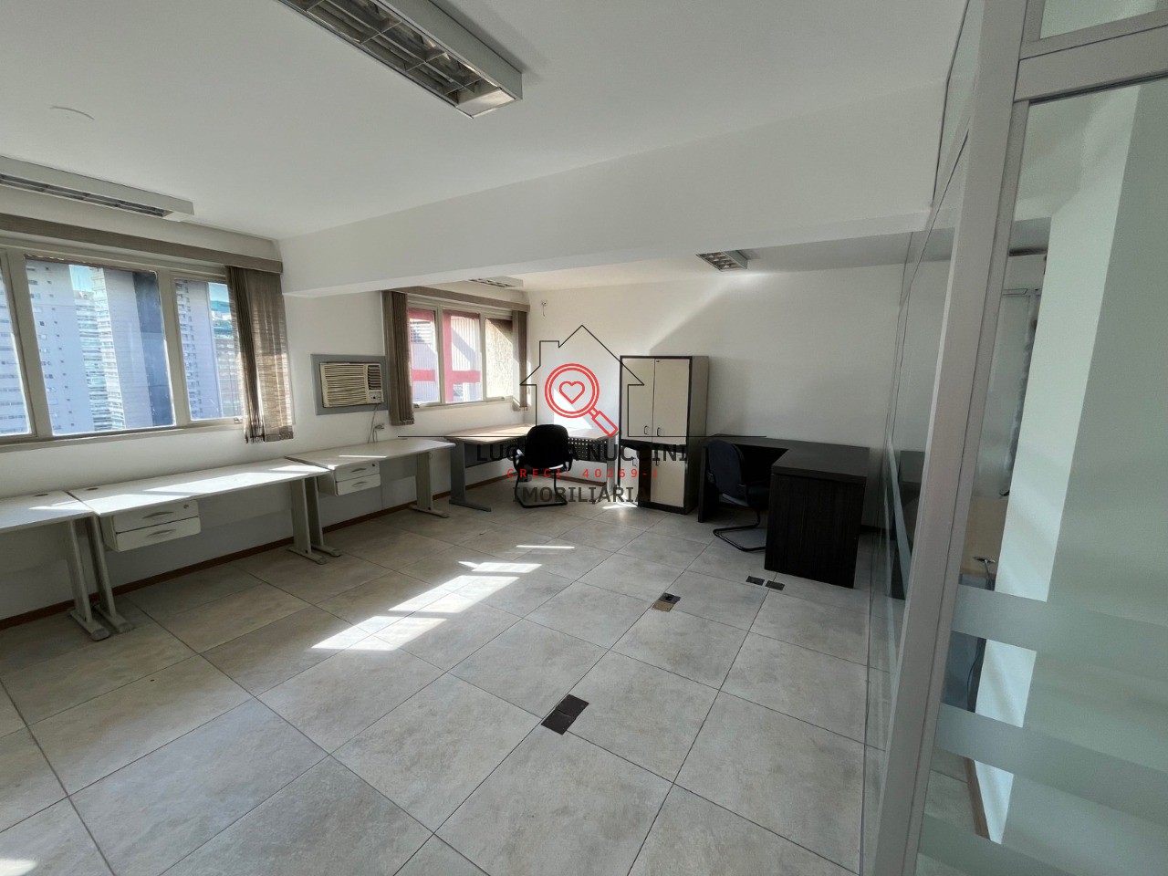 Conjunto Comercial de Luxo na Vila Mariana, São Paulo-SP - 108m² de Área Disponível para Locação!