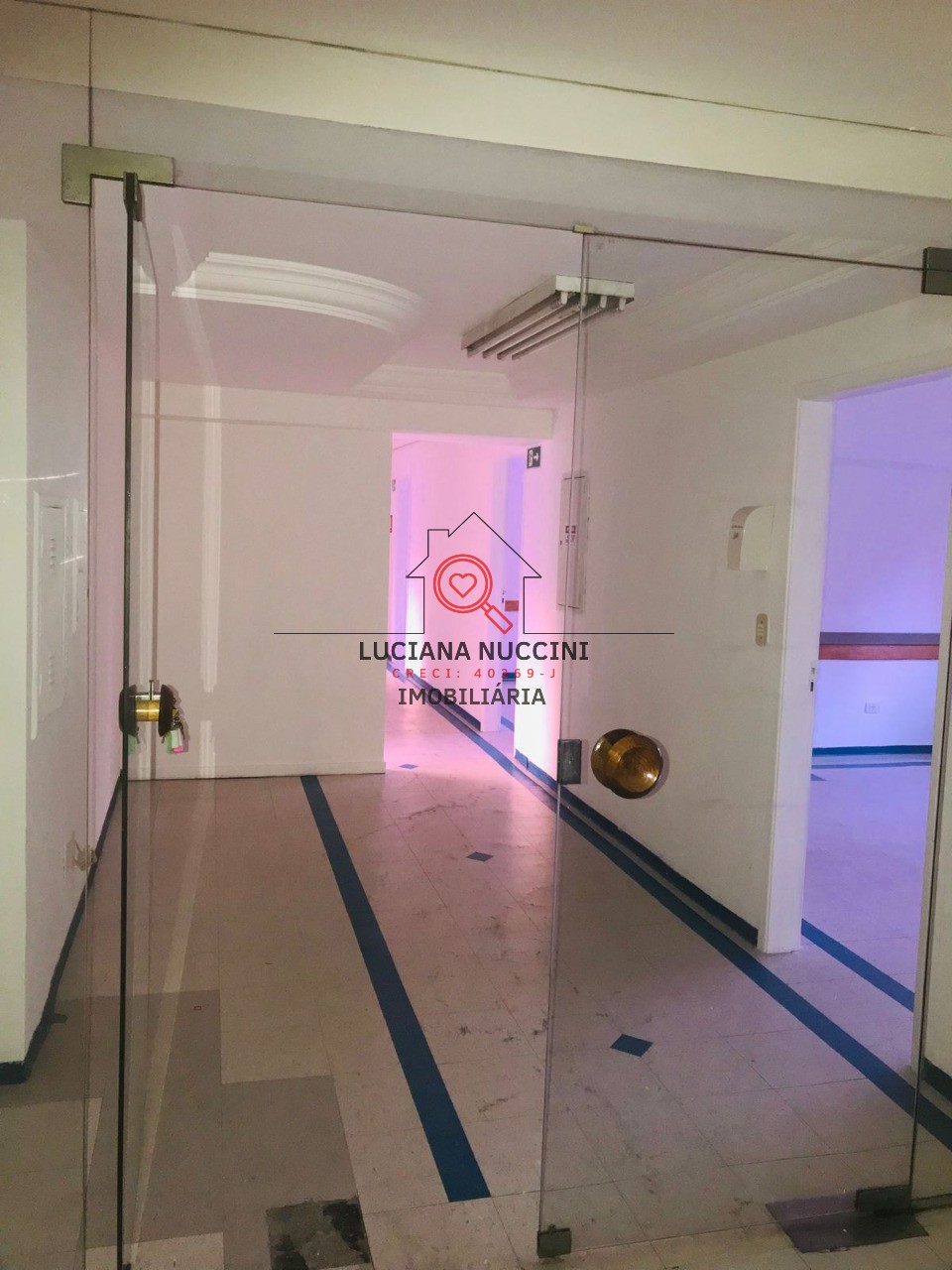 Conjunto Comercial para Locação na Liberdade em São Paulo-SP: 1 Sala, 278m² de Área!