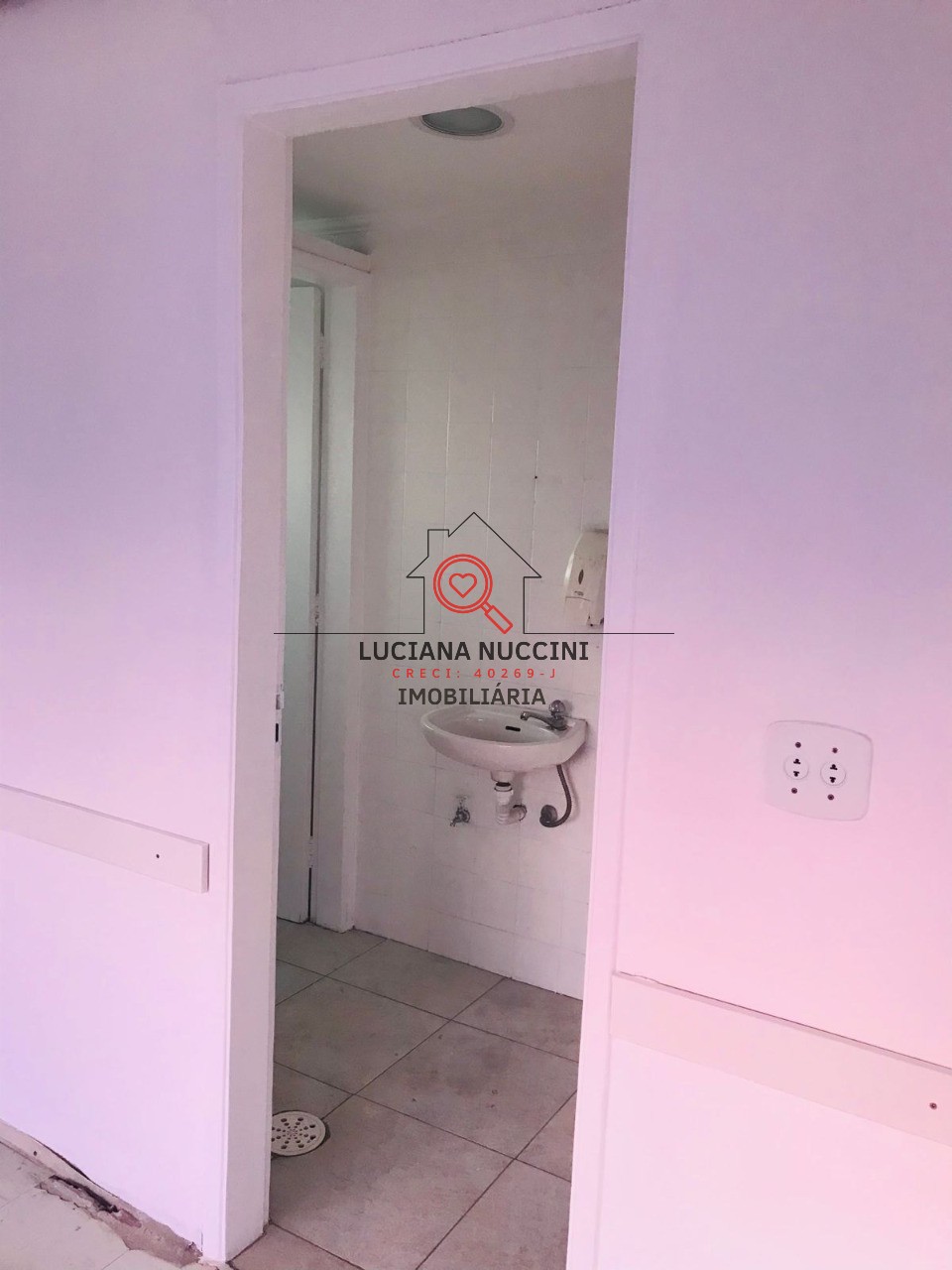 Conjunto Comercial para Locação na Liberdade em São Paulo-SP: 1 Sala, 278m² de Área!