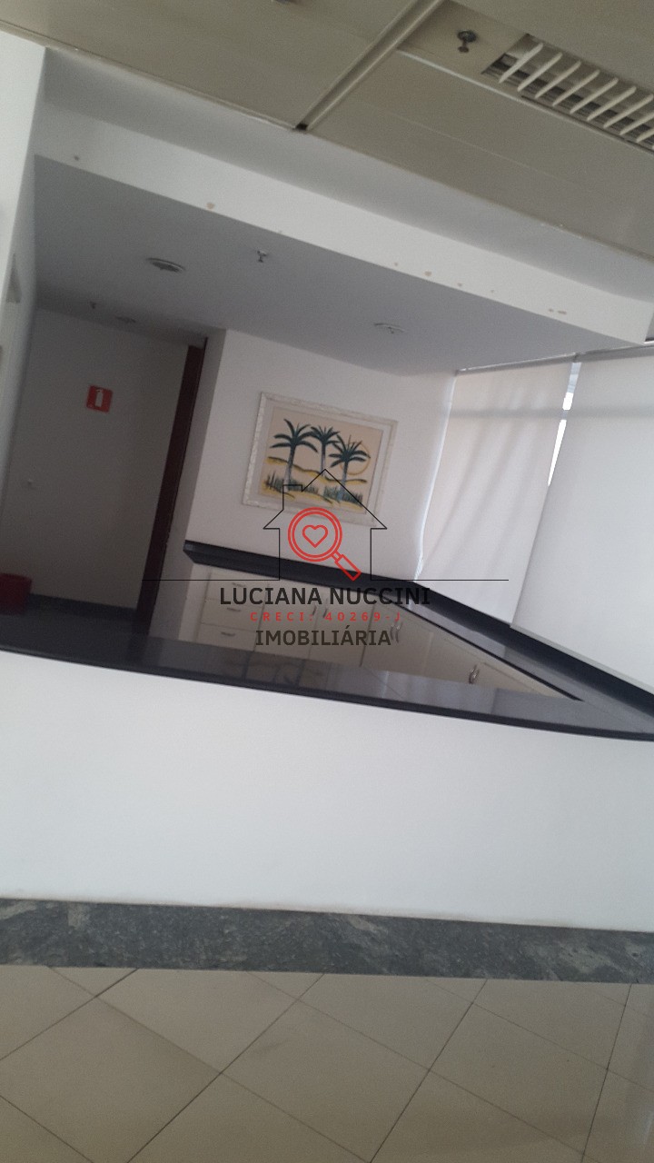 Conjunto Comercial de Alto Padrão na Cidade Monções, São Paulo-SP: 6 Vagas e 267m² de Área!