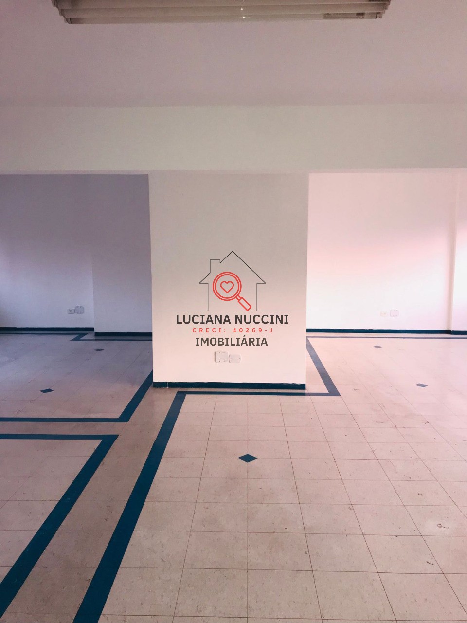 Conjunto Comercial para Locação na Liberdade em São Paulo-SP: 1 Sala, 278m² de Área!