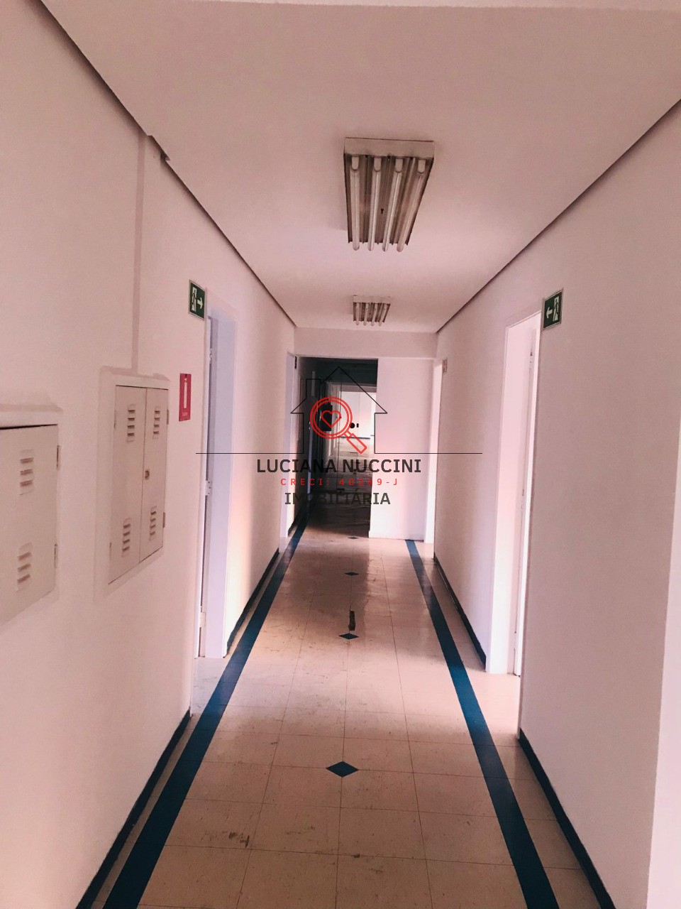 Conjunto Comercial para Locação na Liberdade em São Paulo-SP: 1 Sala, 278m² de Área!