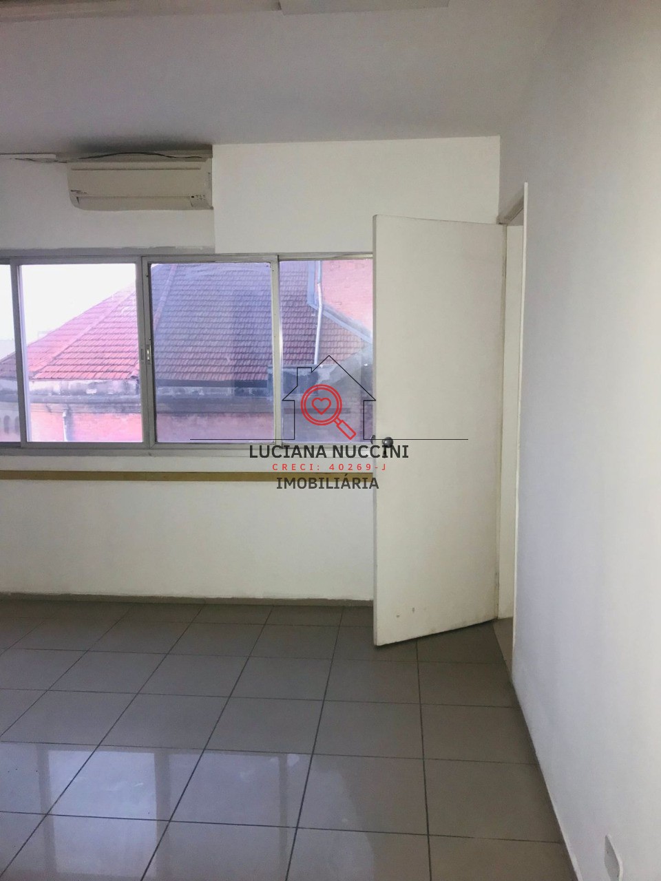Conjunto Comercial para Locação na Liberdade em São Paulo-SP: 1 Sala, 278m² de Área!