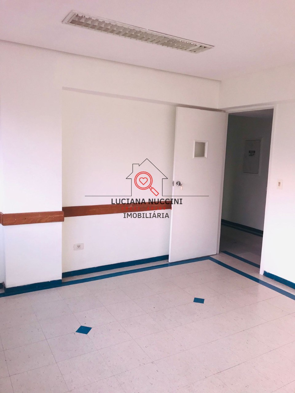 Conjunto Comercial para Locação na Liberdade em São Paulo-SP: 1 Sala, 278m² de Área!