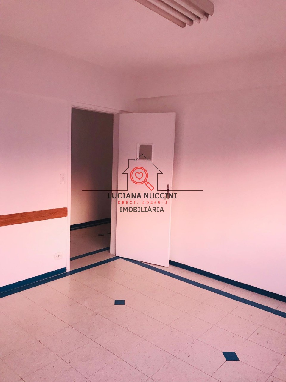 Conjunto Comercial para Locação na Liberdade em São Paulo-SP: 1 Sala, 278m² de Área!