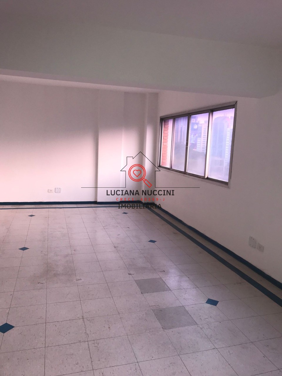 Conjunto Comercial para Locação na Liberdade em São Paulo-SP: 1 Sala, 278m² de Área!