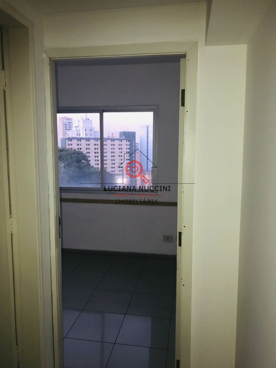Conjunto Comercial para Locação na Liberdade em São Paulo-SP: 1 Sala, 278m² de Área!