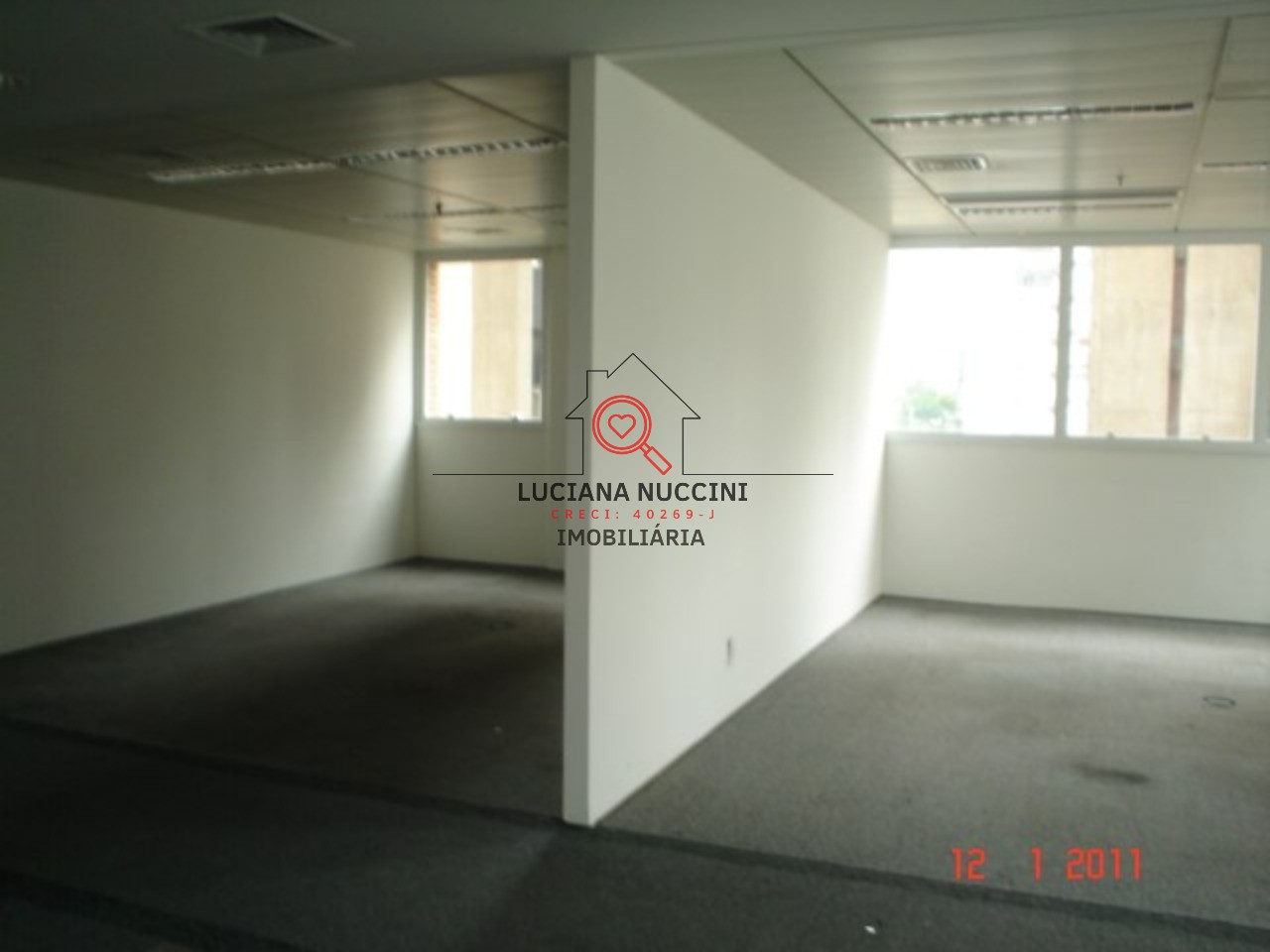 Conjunto Comercial na Vila Olímpia: 6 Salas, 14 Vagas de Garagem, 400m² de Área - Locação em São Paulo-SP