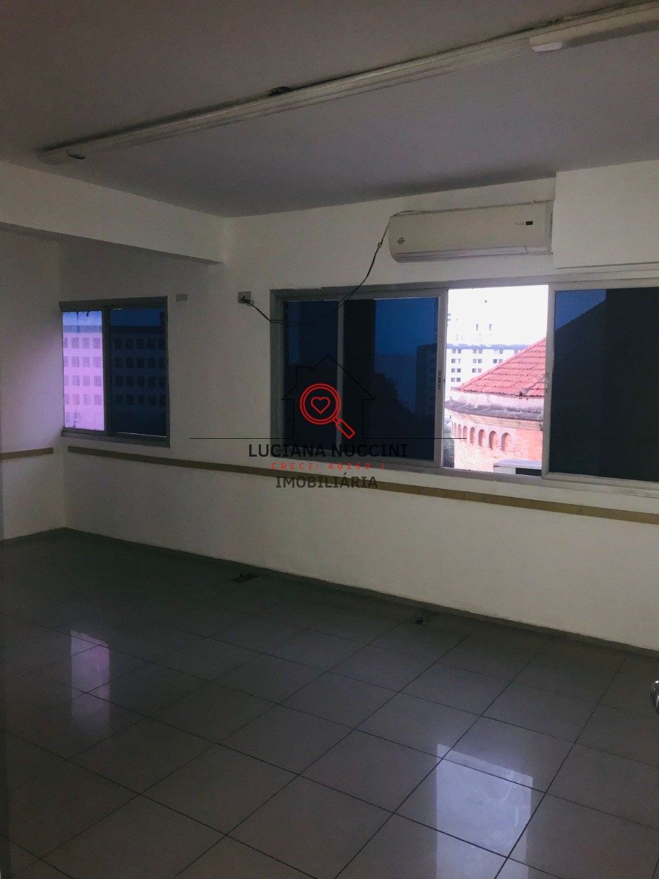 Conjunto Comercial para Locação na Liberdade em São Paulo-SP: 1 Sala, 278m² de Área!