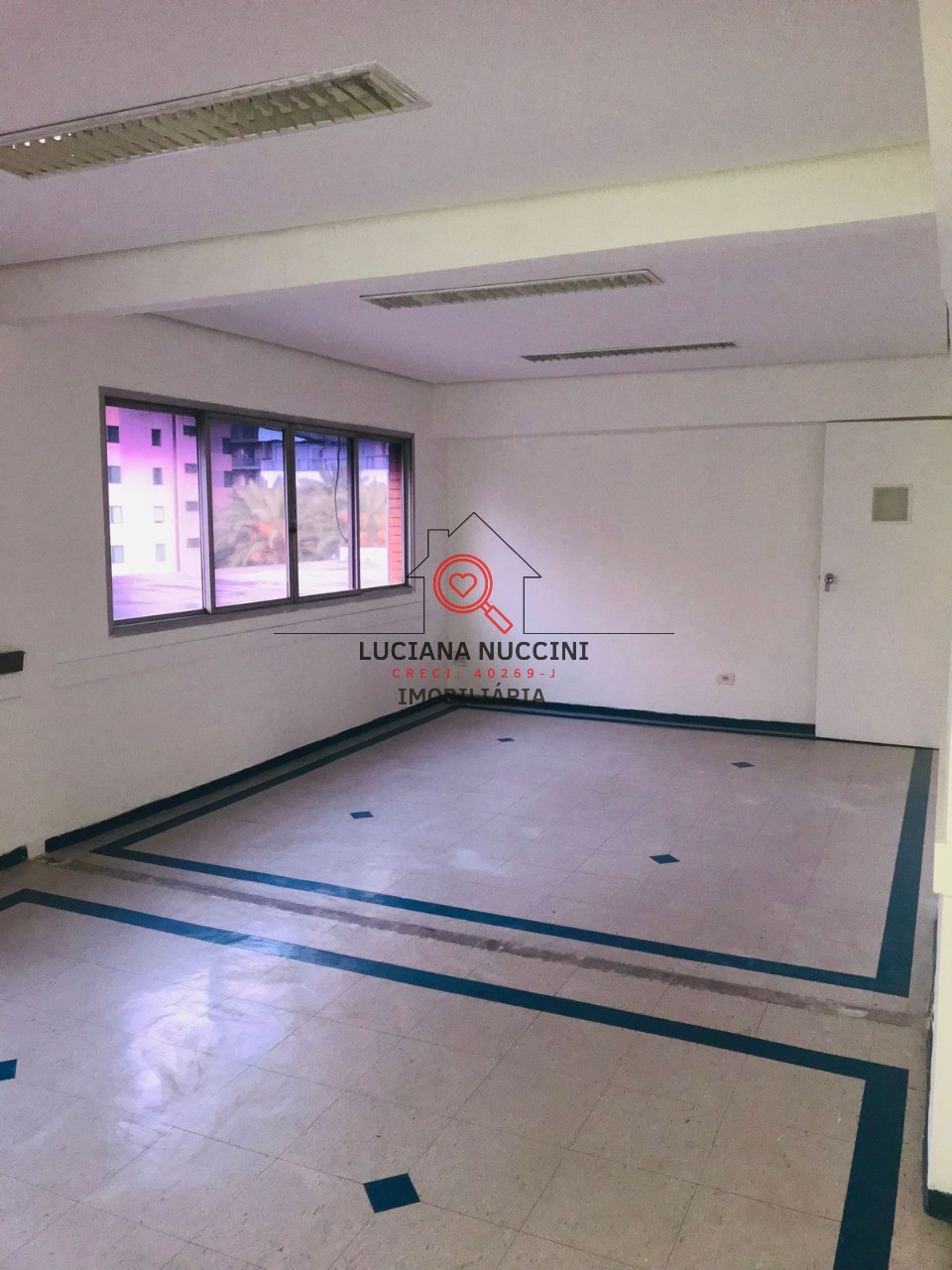 Conjunto Comercial para Locação na Liberdade em São Paulo-SP: 1 Sala, 278m² de Área!