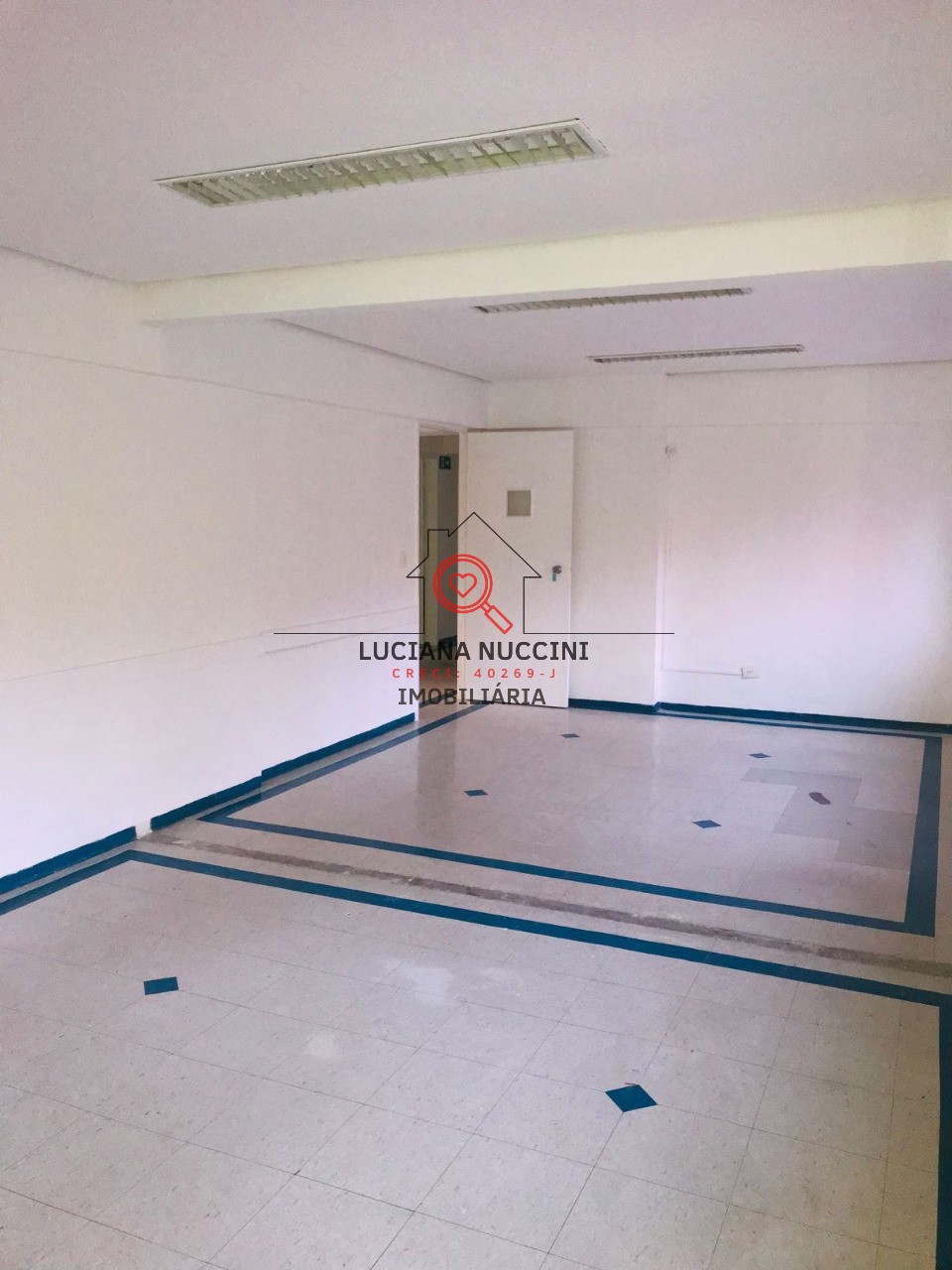 Conjunto Comercial para Locação na Liberdade em São Paulo-SP: 1 Sala, 278m² de Área!