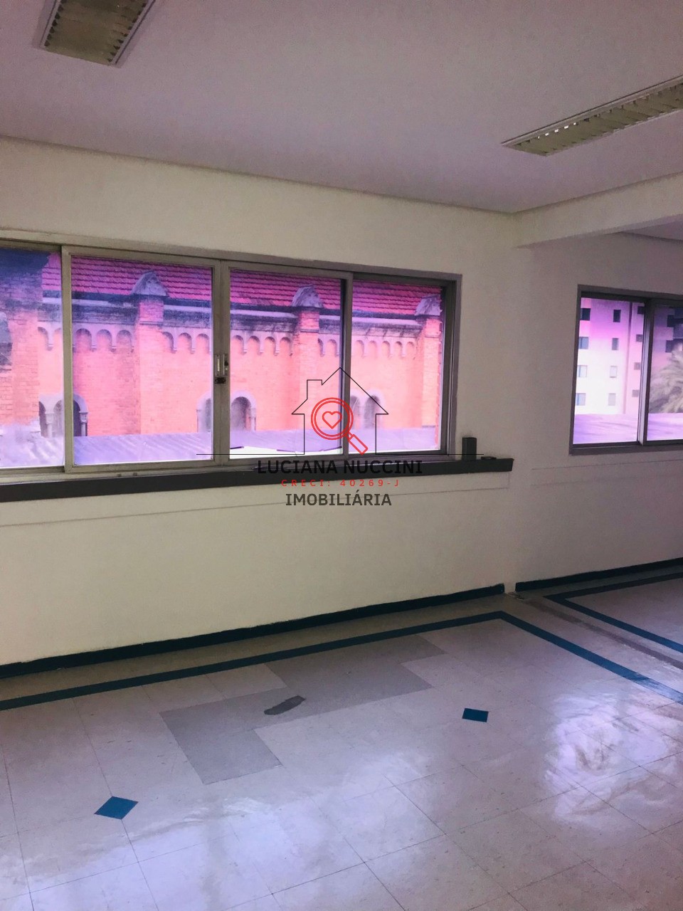 Conjunto Comercial para Locação na Liberdade em São Paulo-SP: 1 Sala, 278m² de Área!