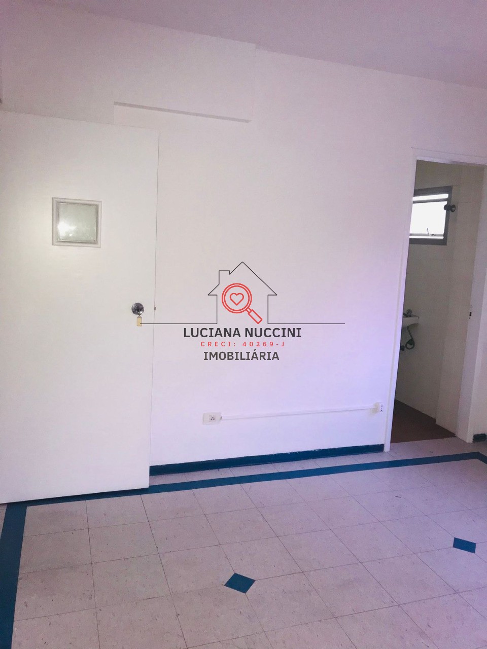 Conjunto Comercial para Locação na Liberdade em São Paulo-SP: 1 Sala, 278m² de Área!