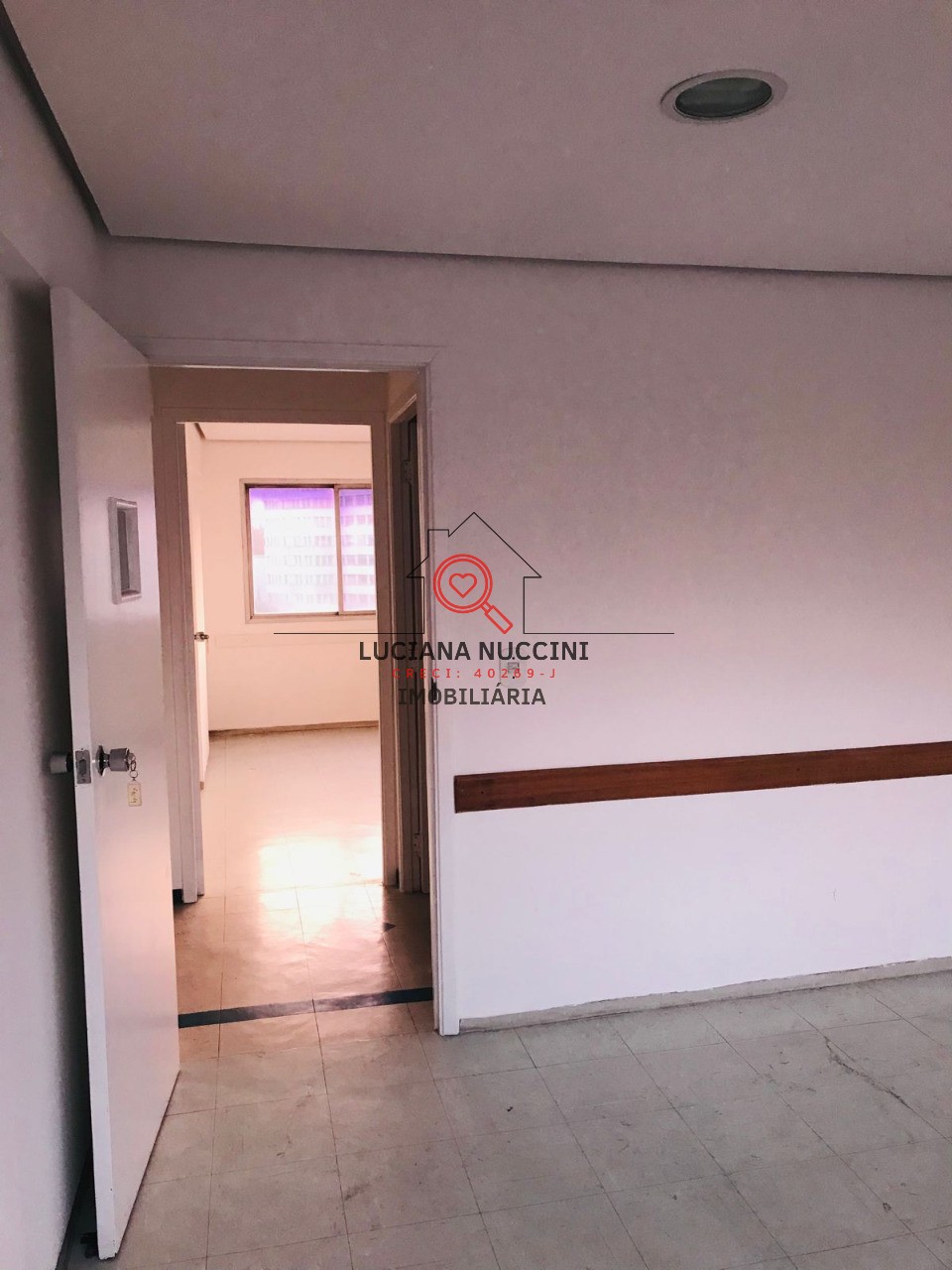 Conjunto Comercial para Locação na Liberdade em São Paulo-SP: 1 Sala, 278m² de Área!