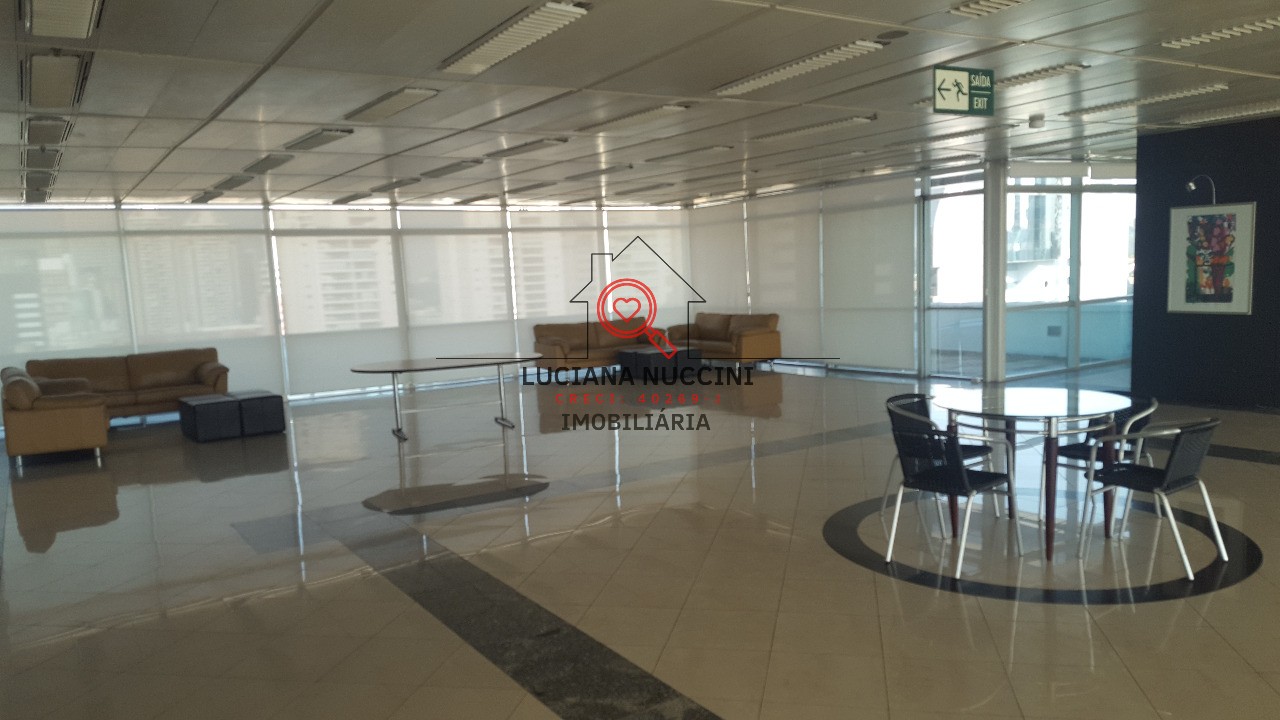 Conjunto Comercial de Alto Padrão na Cidade Monções, São Paulo-SP: 6 Vagas e 267m² de Área!
