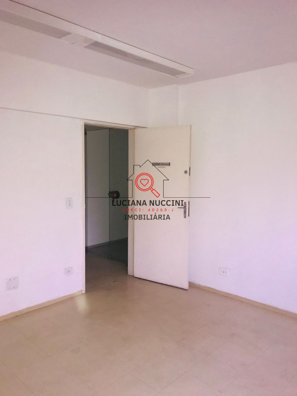Conjunto Comercial para Locação em São Paulo-SP, Bairro Liberdade: Modernidade e Localização Estratégica!