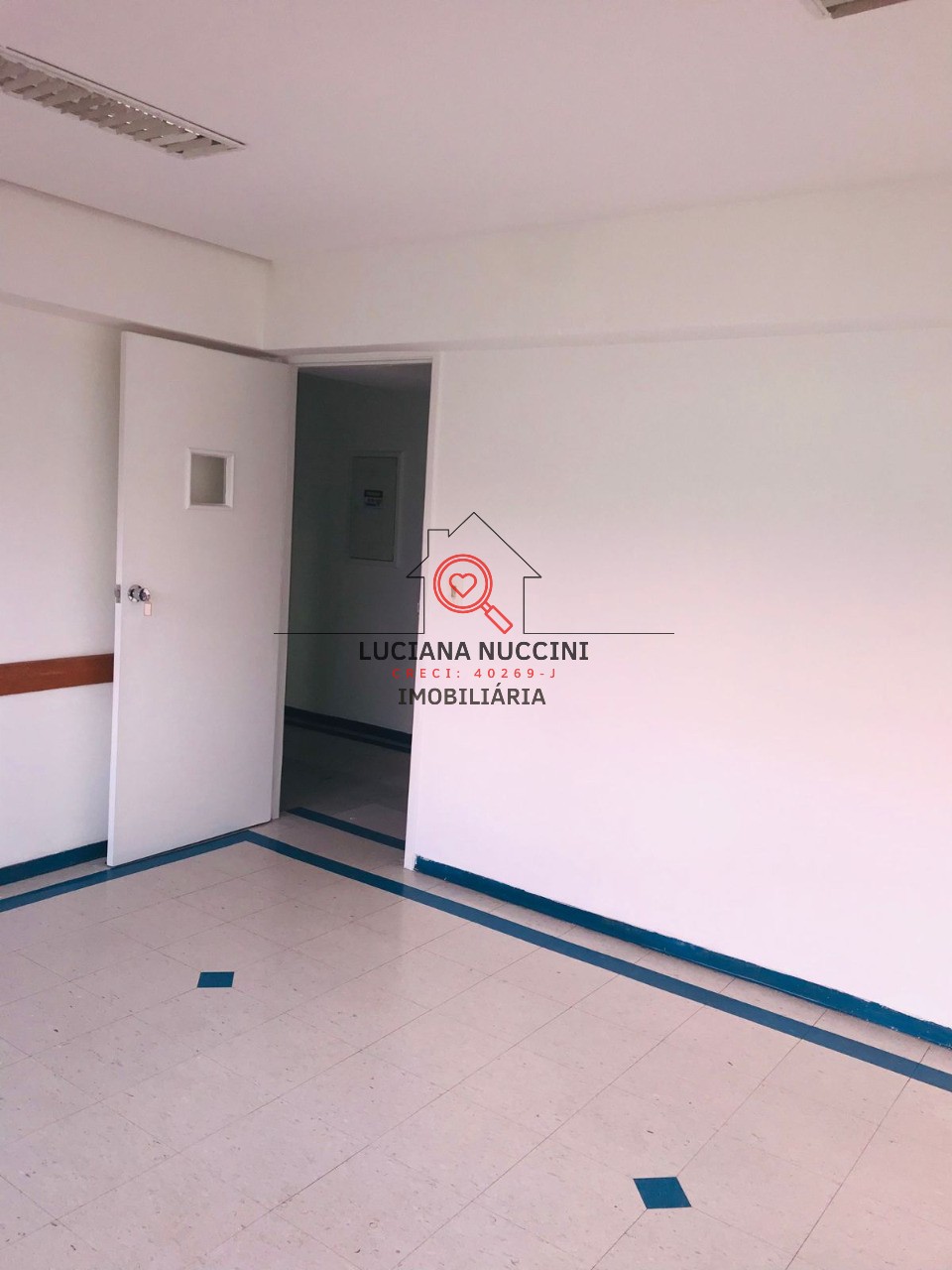 Conjunto Comercial para Locação na Liberdade em São Paulo-SP: 1 Sala, 278m² de Área!