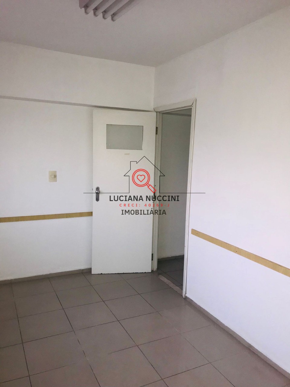 Conjunto Comercial para Locação na Liberdade em São Paulo-SP: 1 Sala, 278m² de Área!