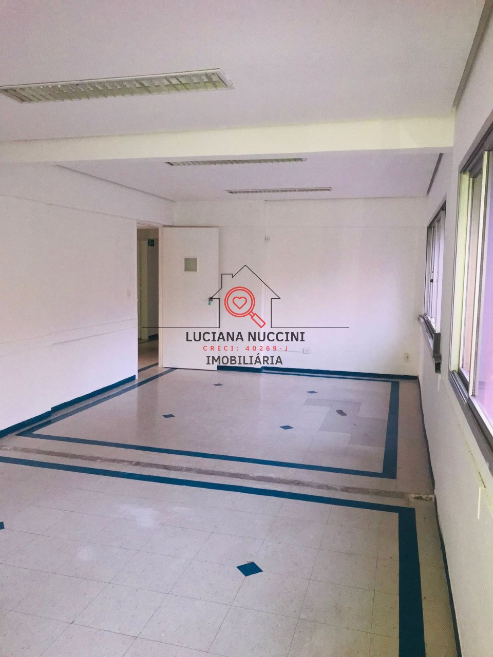 Conjunto Comercial para Locação na Liberdade em São Paulo-SP: 1 Sala, 278m² de Área!