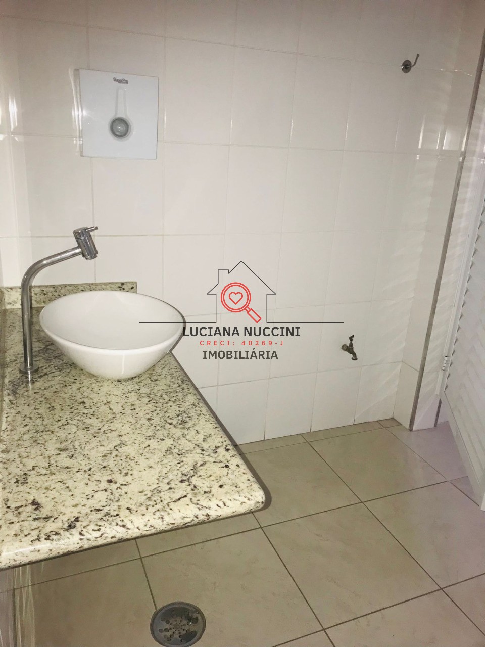 Conjunto Comercial para Locação na Liberdade em São Paulo-SP: 1 Sala, 278m² de Área!