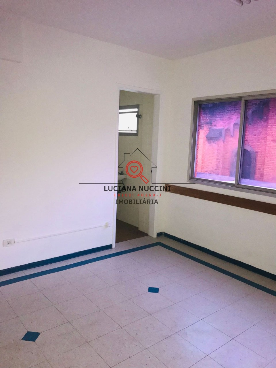 Conjunto Comercial para Locação na Liberdade em São Paulo-SP: 1 Sala, 278m² de Área!