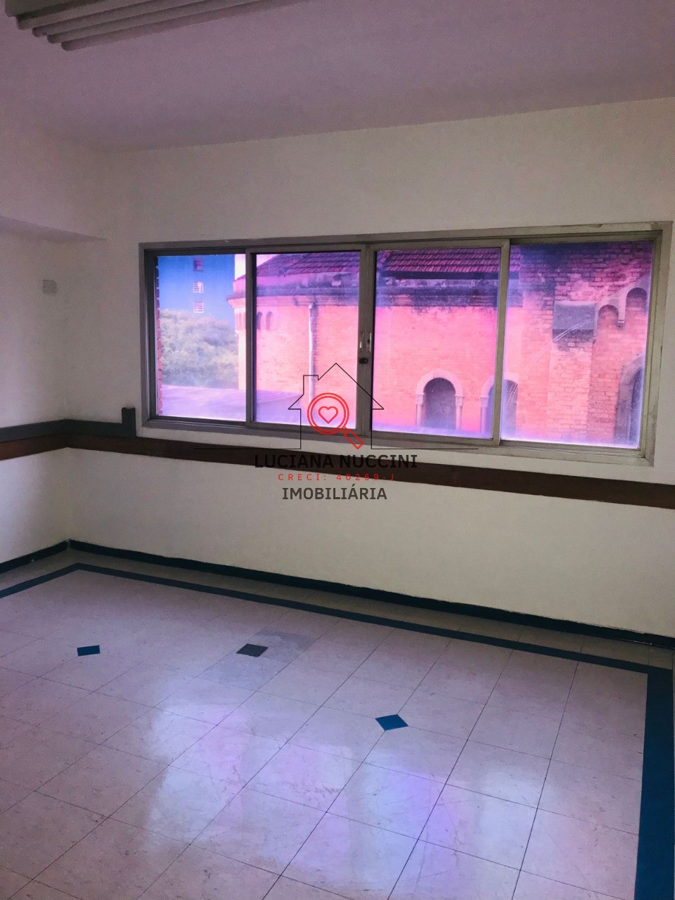 Conjunto Comercial para Locação na Liberdade em São Paulo-SP: 1 Sala, 278m² de Área!