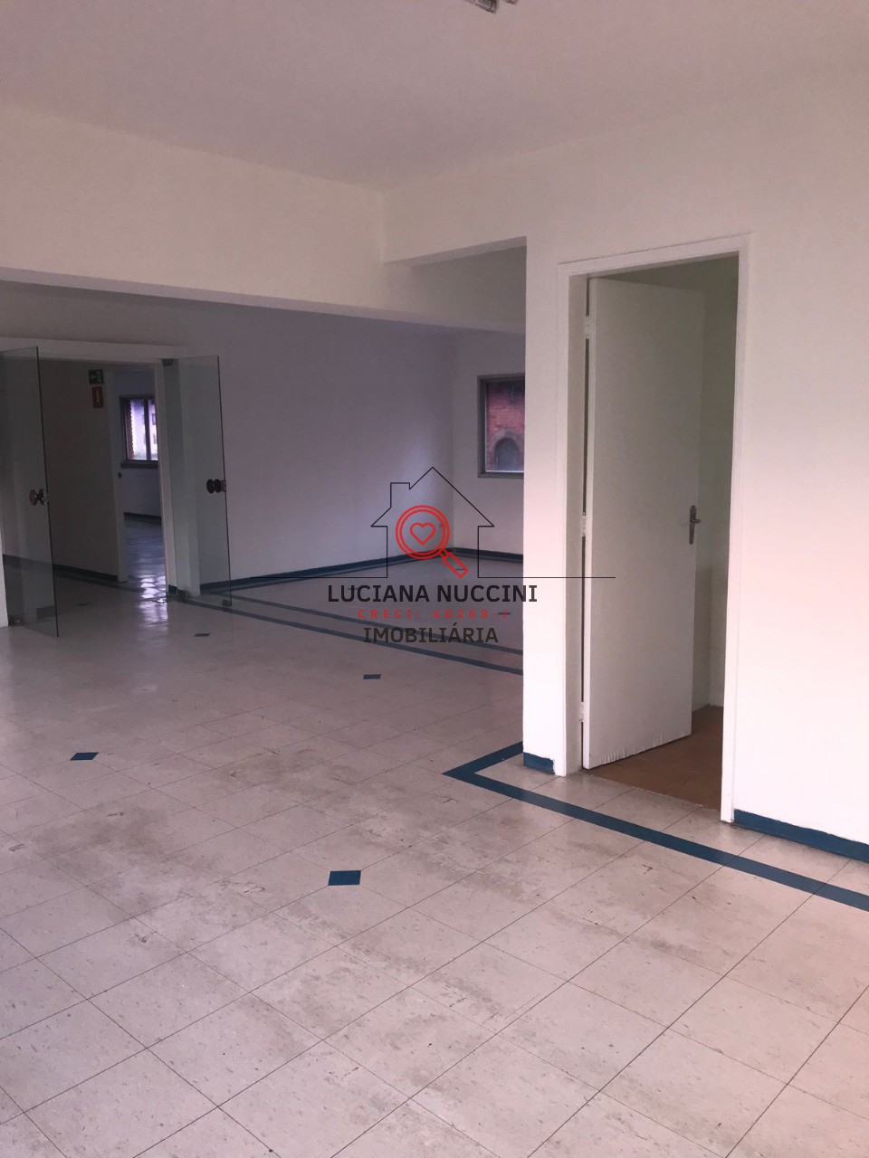 Conjunto Comercial para Locação na Liberdade em São Paulo-SP: 1 Sala, 278m² de Área!