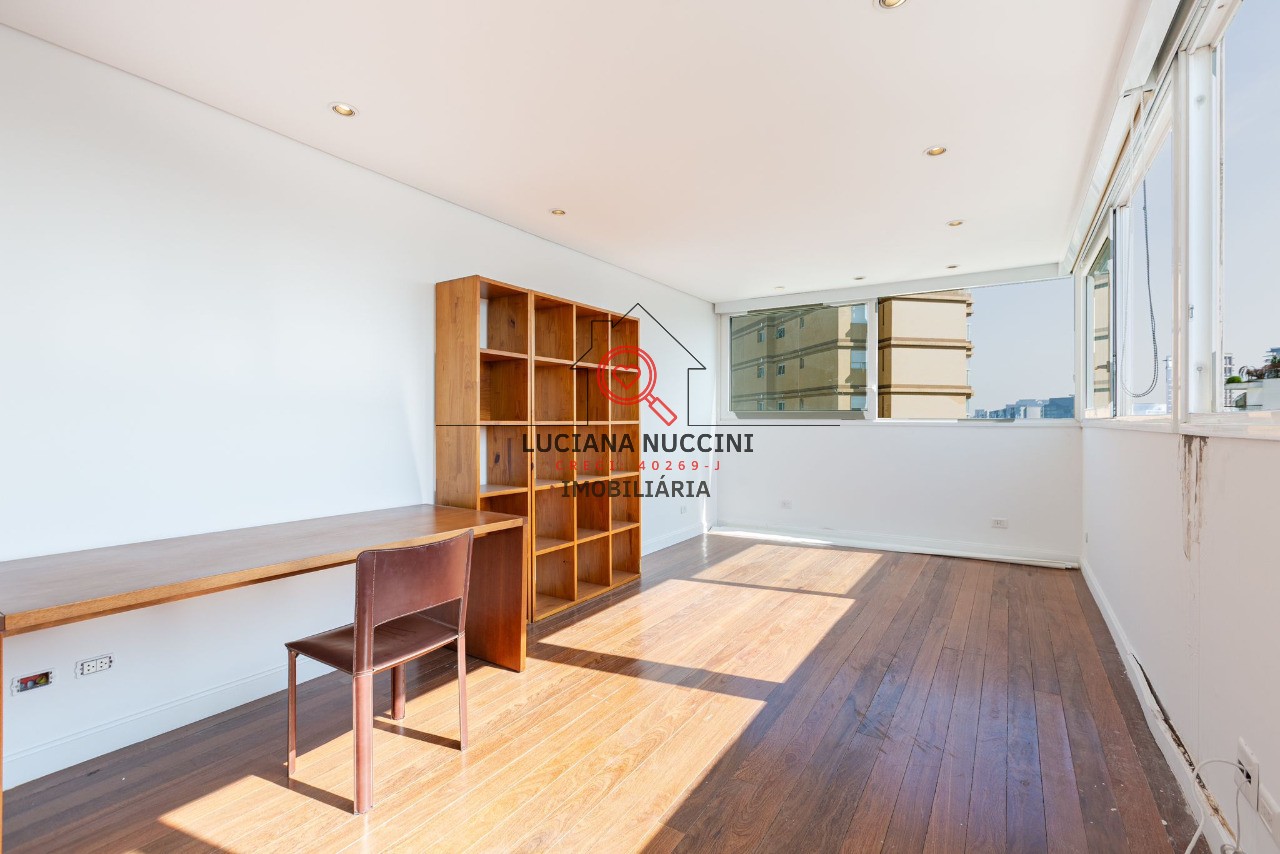Alugue já este luxuoso apartamento na Vila Nova Conceição, São Paulo-SP! 1 quarto, 2 suítes, 3 banheiros, 3 vagas de garagem e 180m².