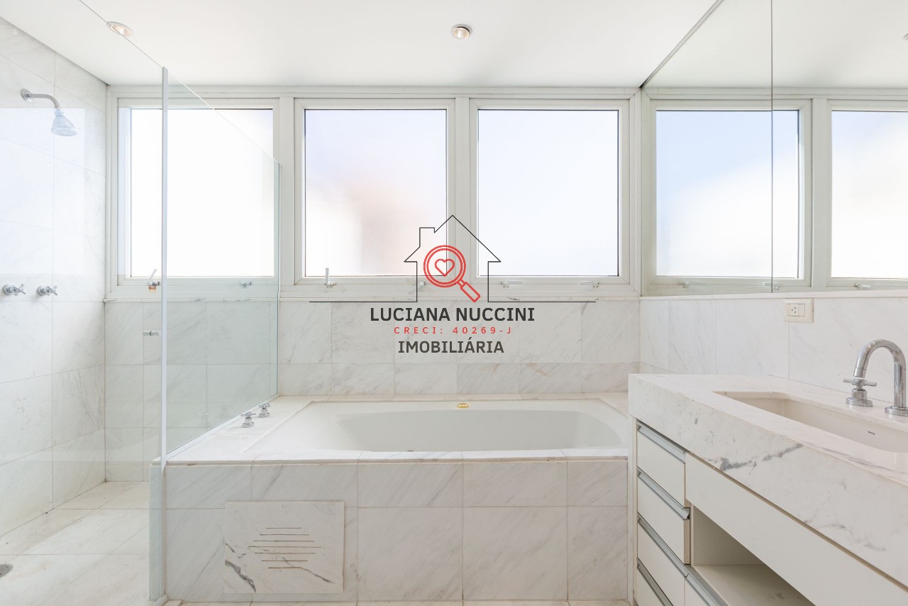 Alugue já este luxuoso apartamento na Vila Nova Conceição, São Paulo-SP! 1 quarto, 2 suítes, 3 banheiros, 3 vagas de garagem e 180m².
