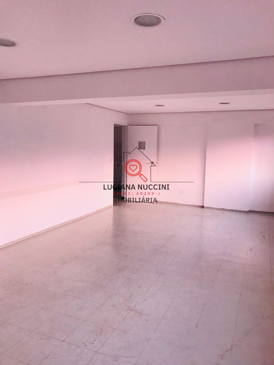 Conjunto Comercial para Locação na Liberdade em São Paulo-SP: 1 Sala, 278m² de Área!