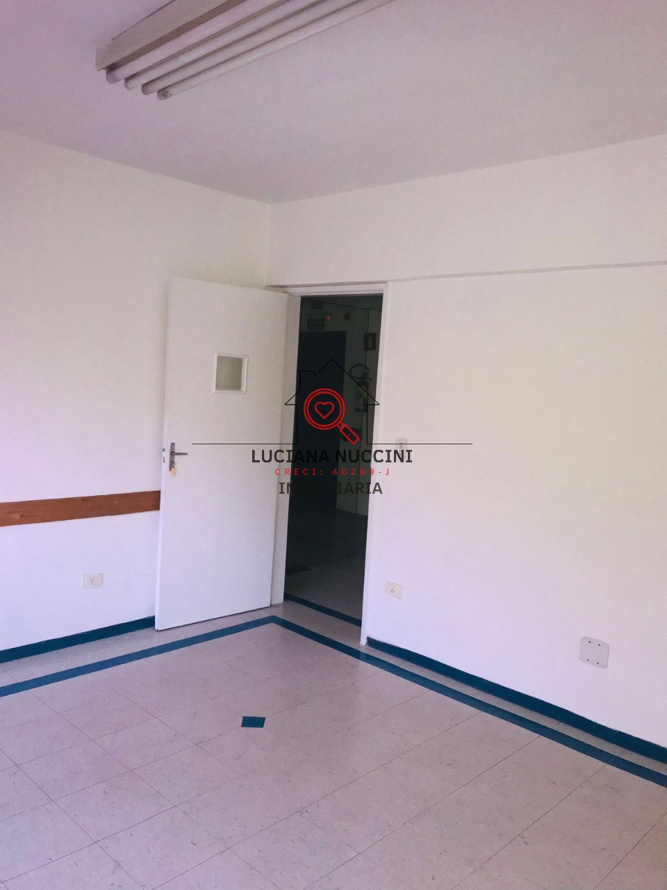 Conjunto Comercial para Locação na Liberdade em São Paulo-SP: 1 Sala, 278m² de Área!