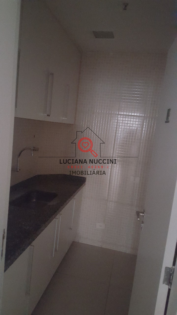 Conjunto Comercial de Alto Padrão na Cidade Monções, São Paulo-SP: 6 Vagas e 267m² de Área!