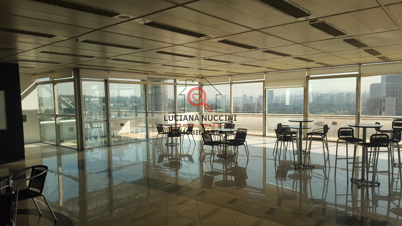 Conjunto Comercial de Alto Padrão na Cidade Monções, São Paulo-SP: 6 Vagas e 267m² de Área!