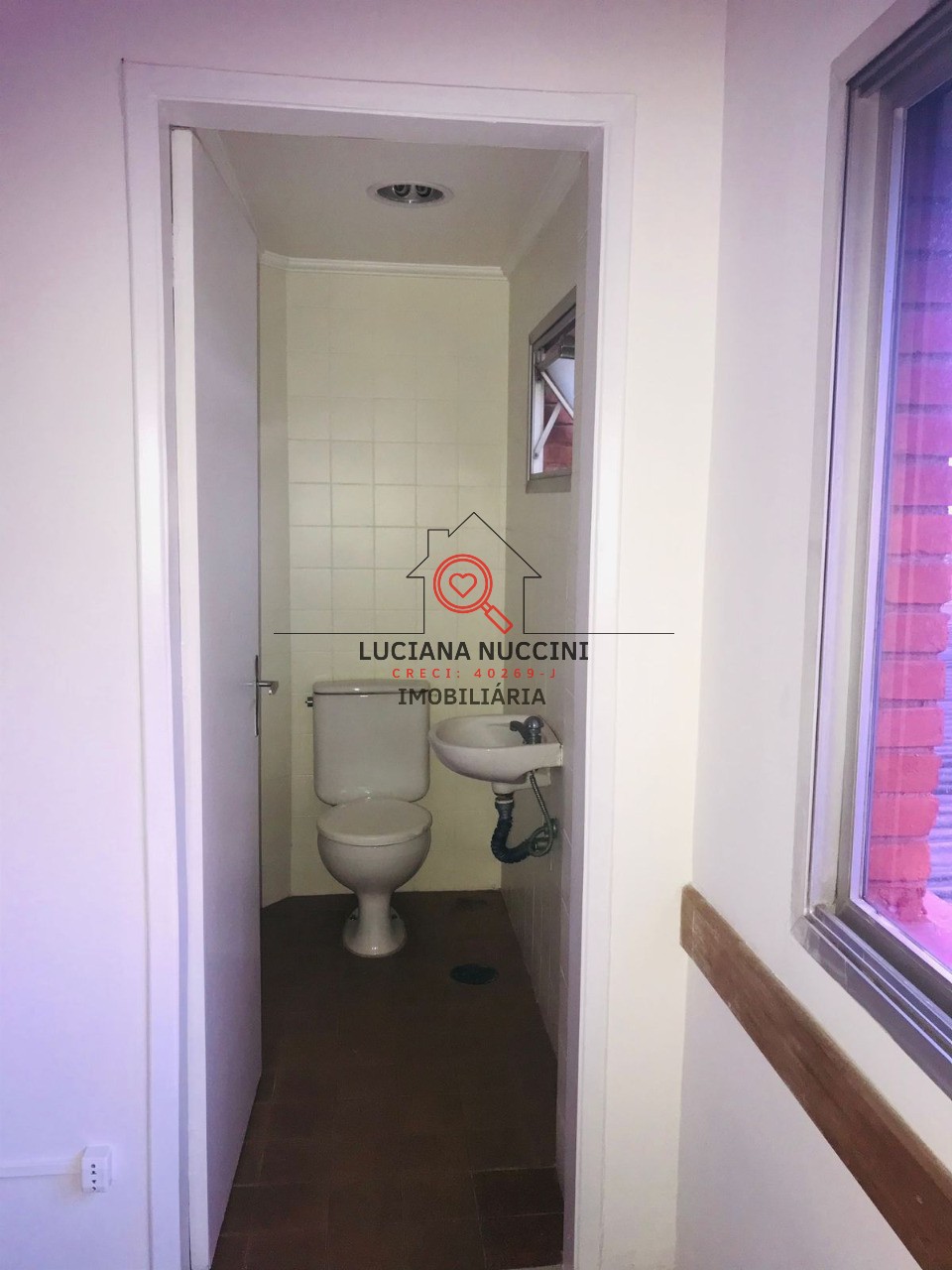 Conjunto Comercial para Locação na Liberdade em São Paulo-SP: 1 Sala, 278m² de Área!