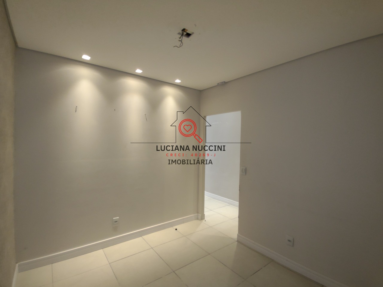 Aluguel de Prédio Comercial em Mirandópolis, São Paulo-SP: 16 salas, 4 banheiros, 690m² de área. Venha conferir!