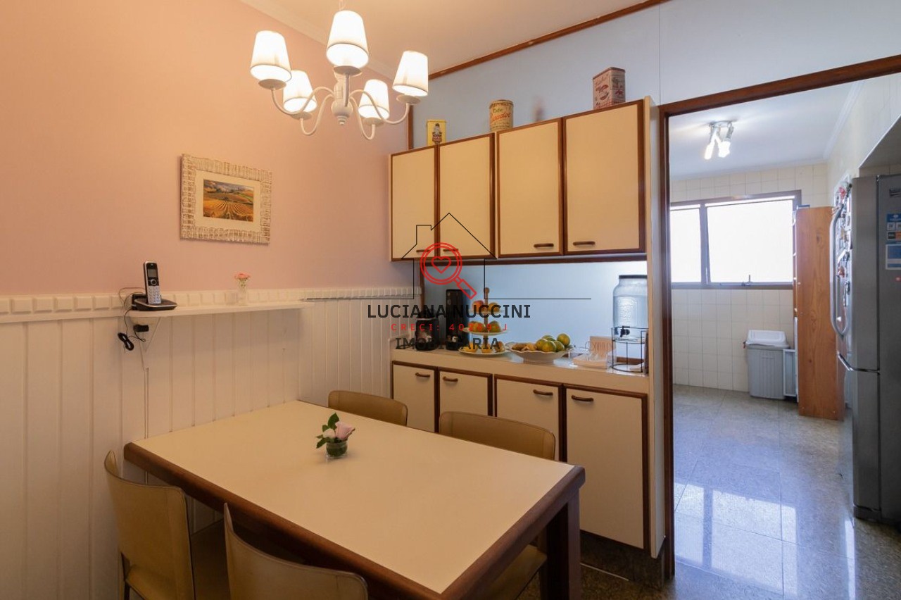Apartamento de alto padrão em Moema, SP: 3 quartos, 1 suíte, 1 sala, 3 banheiros, 2 vagas, 170m². Imperdível!
