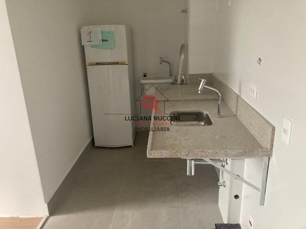 Apartamento para locação em Moema, São Paulo-SP: 2 quartos, 1 banheiro, 35m² de área!